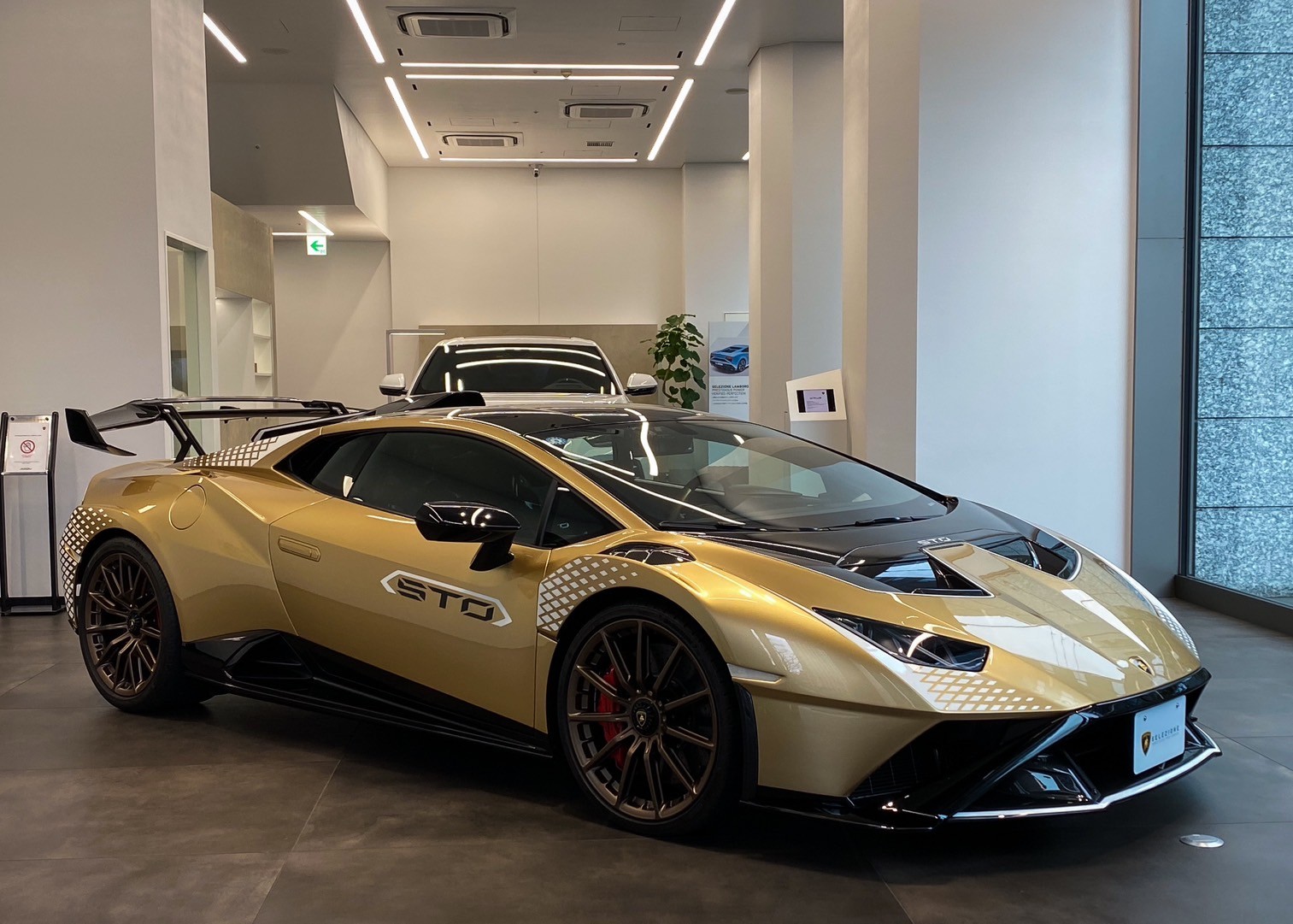 SOLD】Huracan STO - ランボルギーニ大阪 | ランボルギーニ神戸