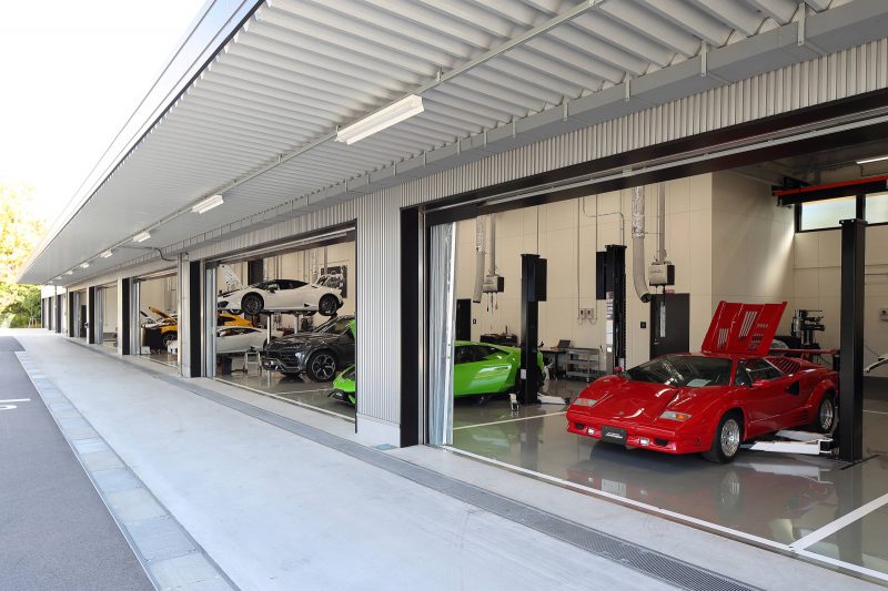 ランボルギーニ大阪サービスセンター